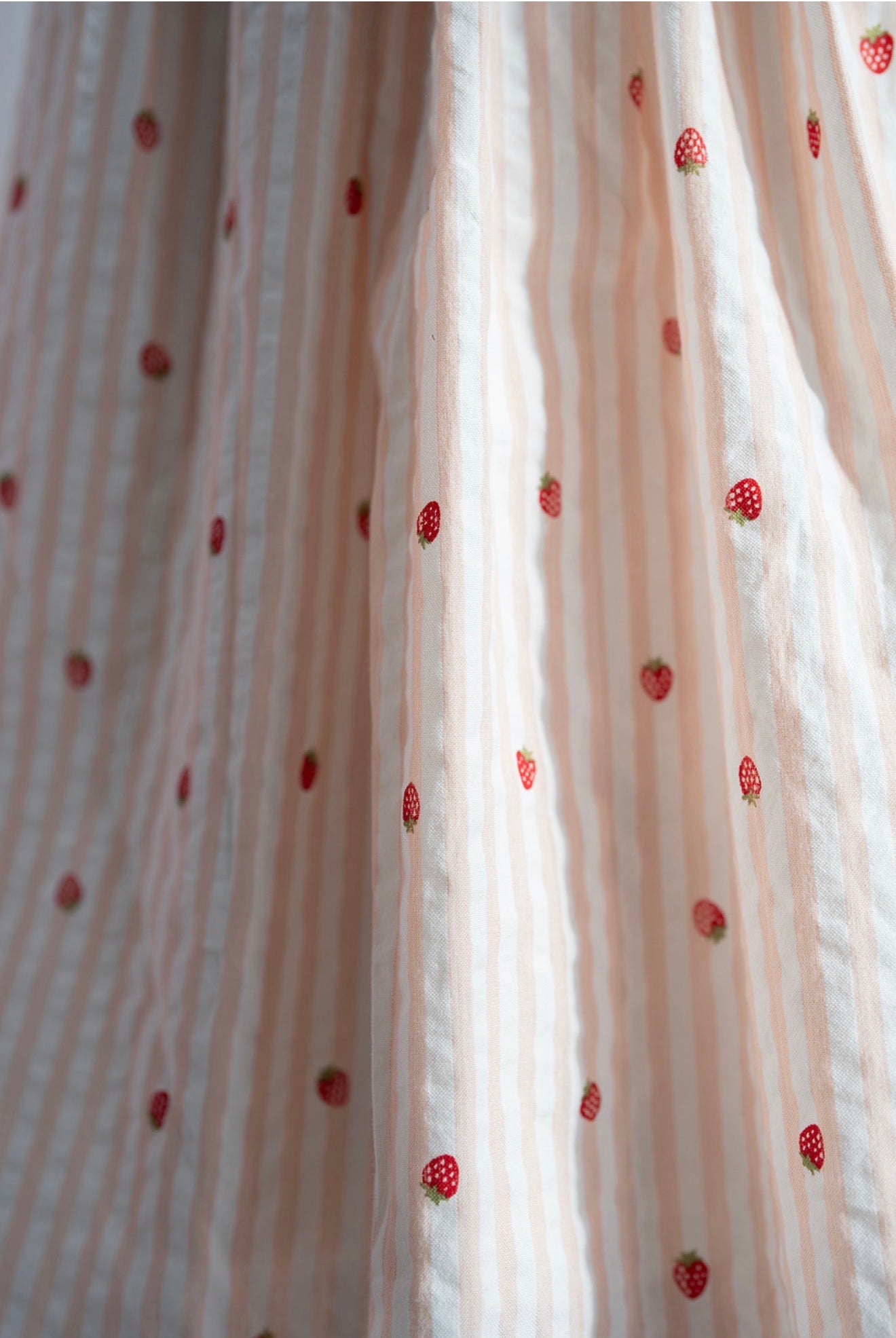 ELARA STRAWBERRY FROCK